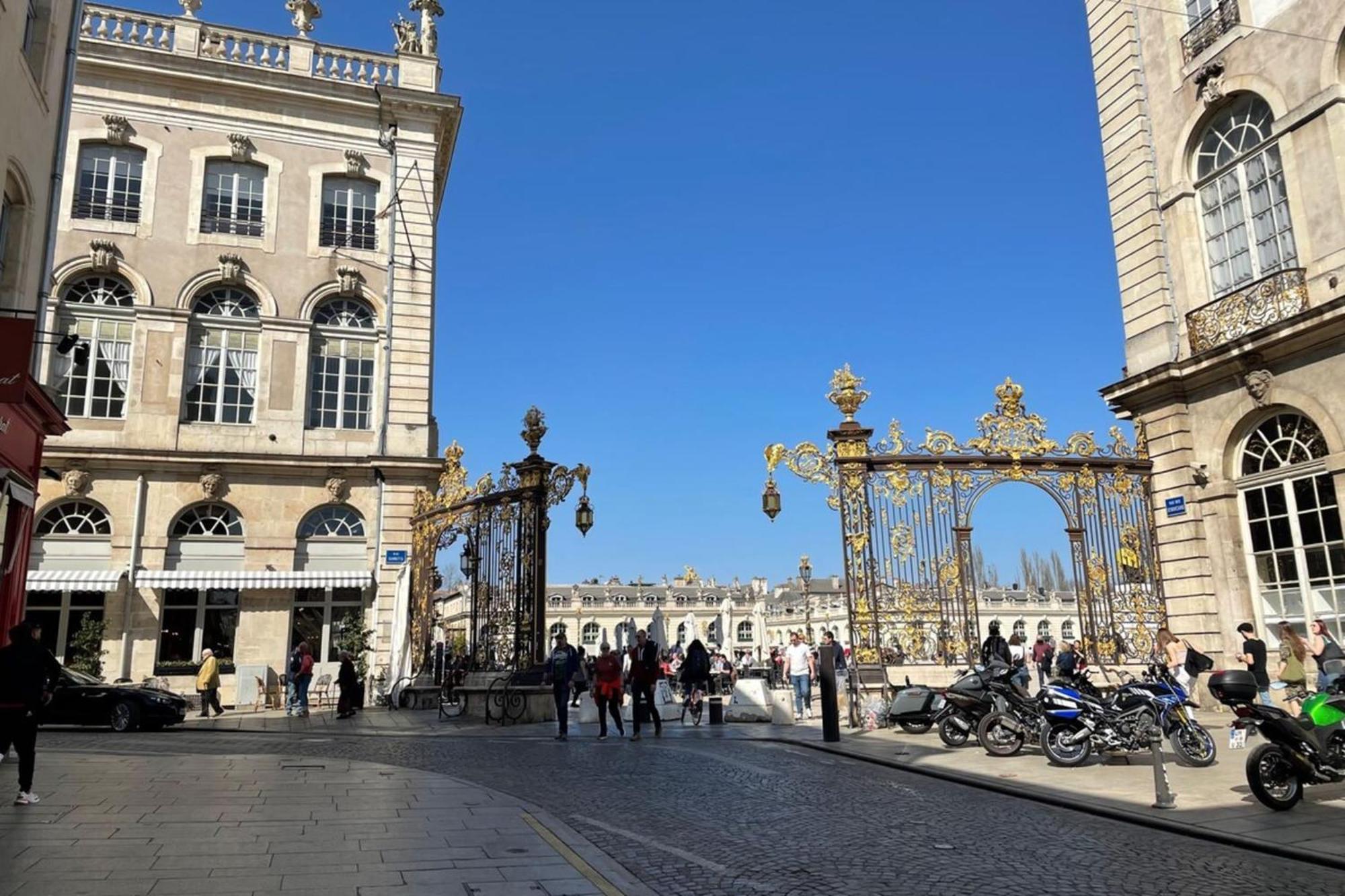נאנסי Le Dominicains Appartement Au Calme Aux Portes De La Place Stanislas מראה חיצוני תמונה
