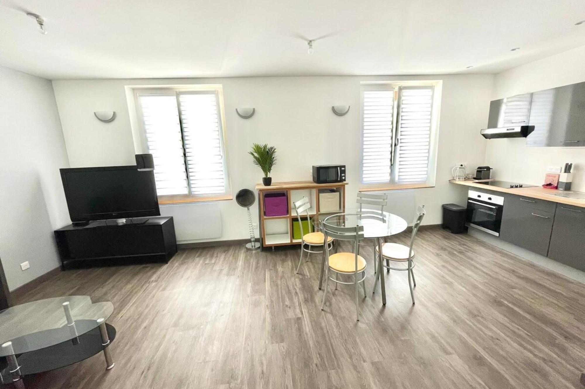 נאנסי Le Dominicains Appartement Au Calme Aux Portes De La Place Stanislas מראה חיצוני תמונה